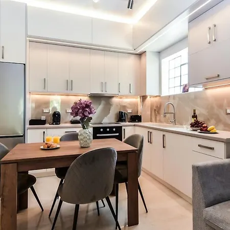 Angel Seaside Lux Apartment, 자킨토스 타운